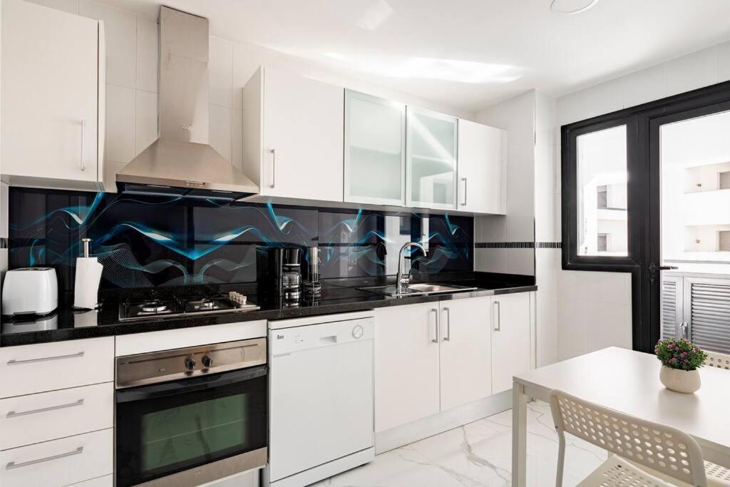 Superb & Sunny 2Br & 2Ba Apt. W/ Seaview, Malabata Tanger Kültér fotó